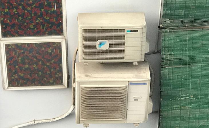 Lắp đặt sai kỹ thuật Kỹ sư điện máy lắp đặt sai kỹ thuật