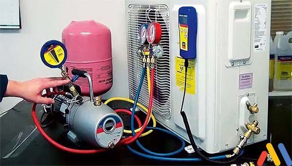 huong-dan-cach-nap-gas-dieu-hoa-dung-cach-nhat-jpg Điều hòa LG tự bật tắt liên tục do hết hoặc thiếu gas