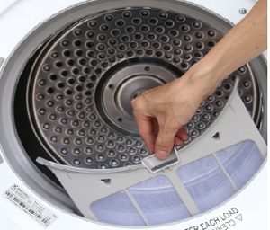 Kiểm tra lưới lọc xơ vải và độ sạch của các ngăn máy sấy LG