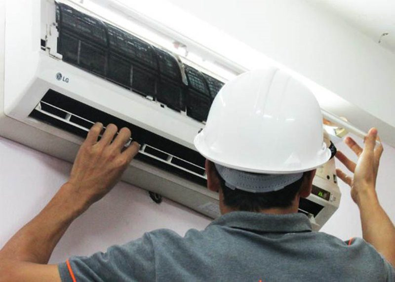 Máy lạnh LG bị chảy nước do kỹ thuật lắp đặt không chuẩn