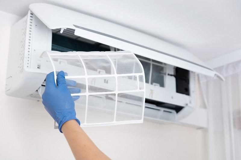 Cẩn trọng khi tự sửa lỗi điều hòa LG