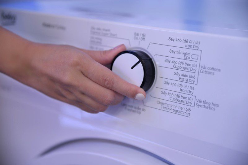 Người dùng hãy chọn chương trình sấy phù hợp với từng loại vải
