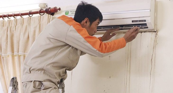 Cửa đóng mở của điều hòa bị nứt