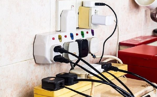 qua-tai-dien-la-gi-1-jpg Nguồn điện không ổn định, quá tải làm cho điều hòa LG tự bật tắt liên tục