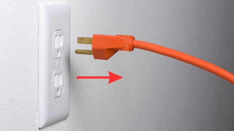 rut-phich-cam-dien-jpg Kết nối nguồn điện trở lại cho tủ lạnh