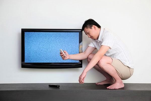 Do đứt cuộn dây loa hoặc hỏng chân biến áp, IC