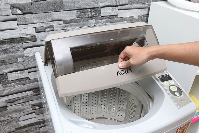 Máy giặt bị trục trặc công tắc nắp
