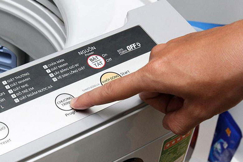 Máy giặt Electrolux Inverter 8 kg EWF8024P5WB - Thiết kế sang trọng với bảng điều khiển cảm ứng hiện đại