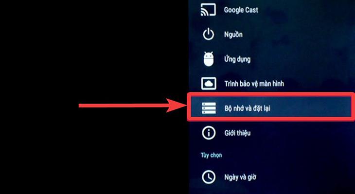 Bạn chọn Bộ nhớ và đặt lại trên tivi.
