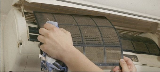 Vệ sinh bộ lọc gió nhẹ nhàng