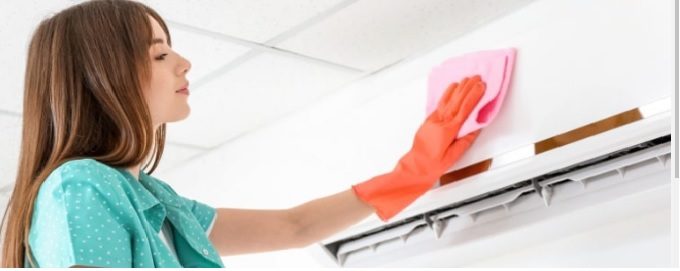 Vệ sinh lớp vỏ máy – lớp mặt nạ nhẹ nhàng