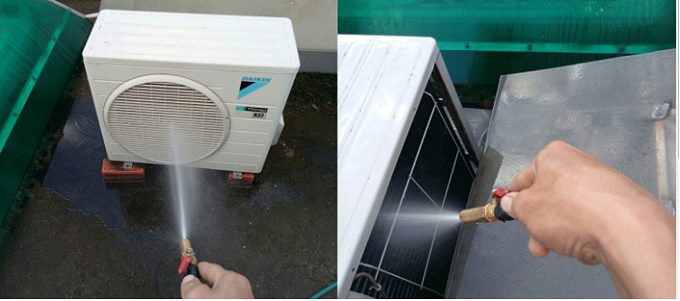 Dùng vòi xịt rửa trực tiếp, lên vỏ ngoài và cánh quạt